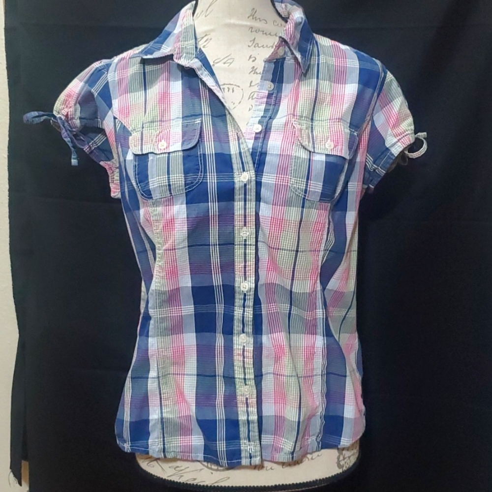 Tommy Hilfiger button up, cap sleeves with ties, size Medium shirt